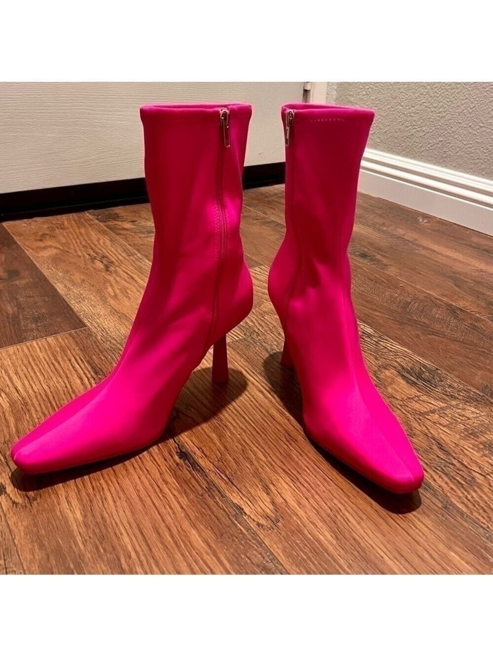 Steve MADDEN VAKAY hot pink sock ankle boots. Size 8.5. NWOT